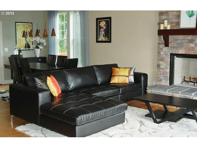 18136 Hillside Ct - Thumbnail 4