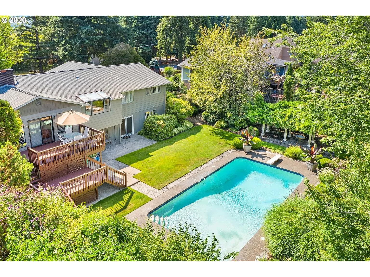 595 Marylhurst Dr - Thumbnail 4