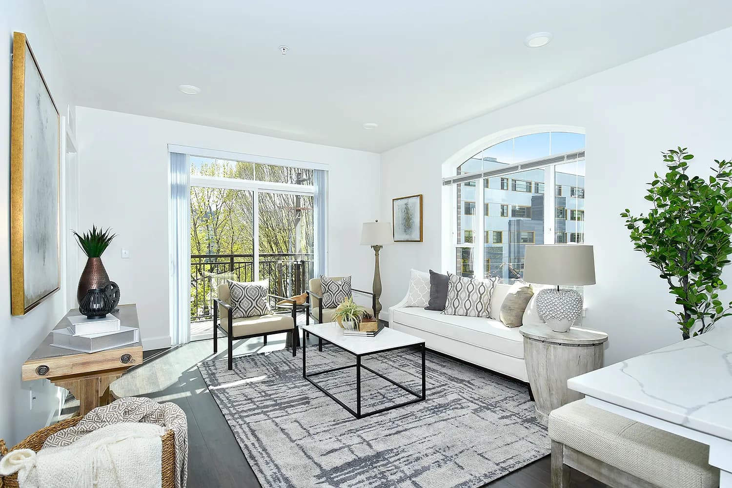 921 NW 21st Ave APT 401 - Thumbnail 4