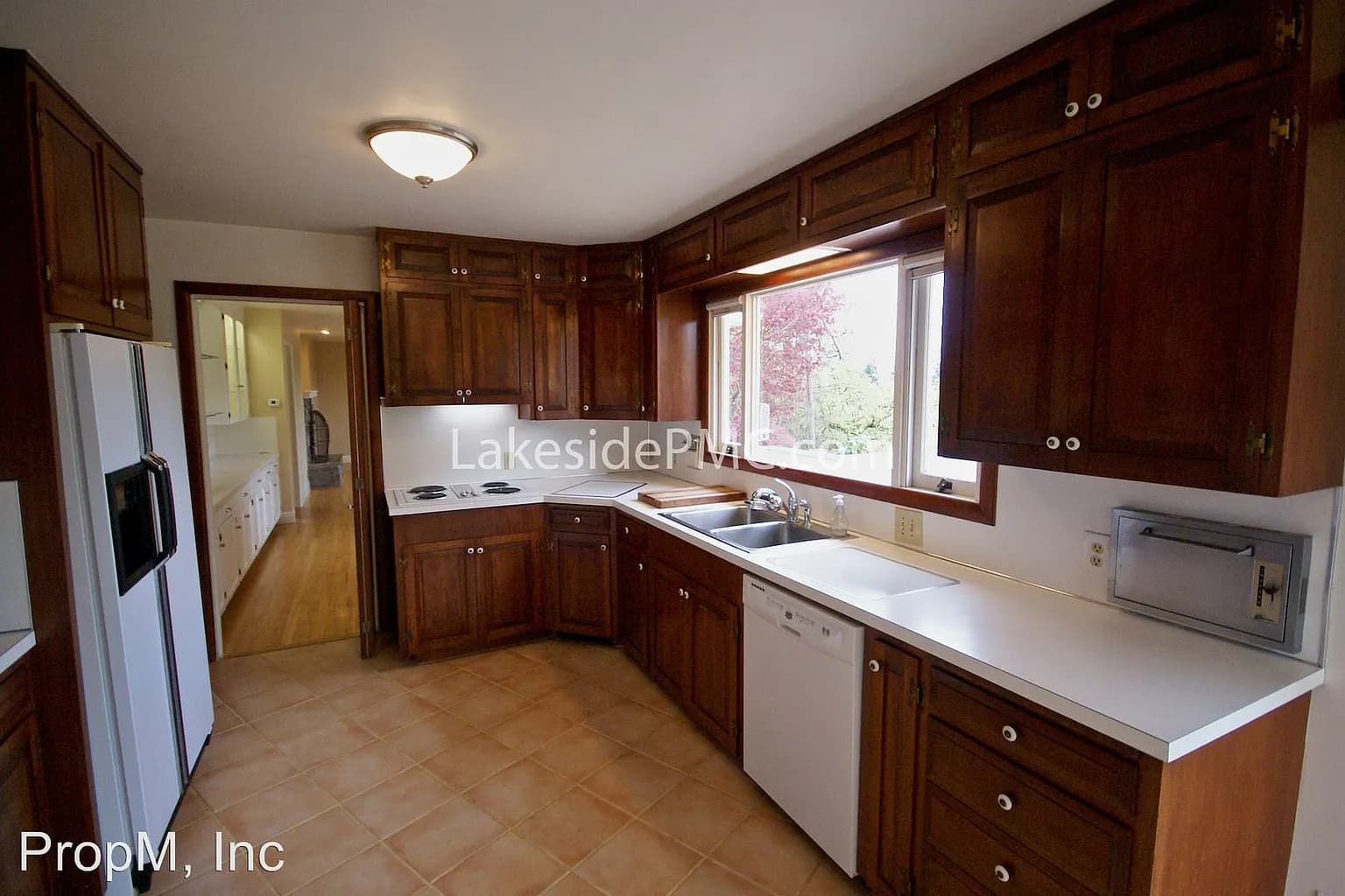 2515 Hillcrest Dr - Thumbnail 6