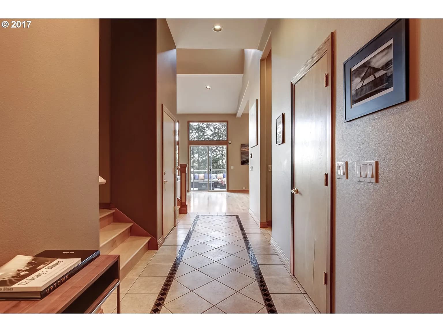 18400 Hillside Ct - Thumbnail 3