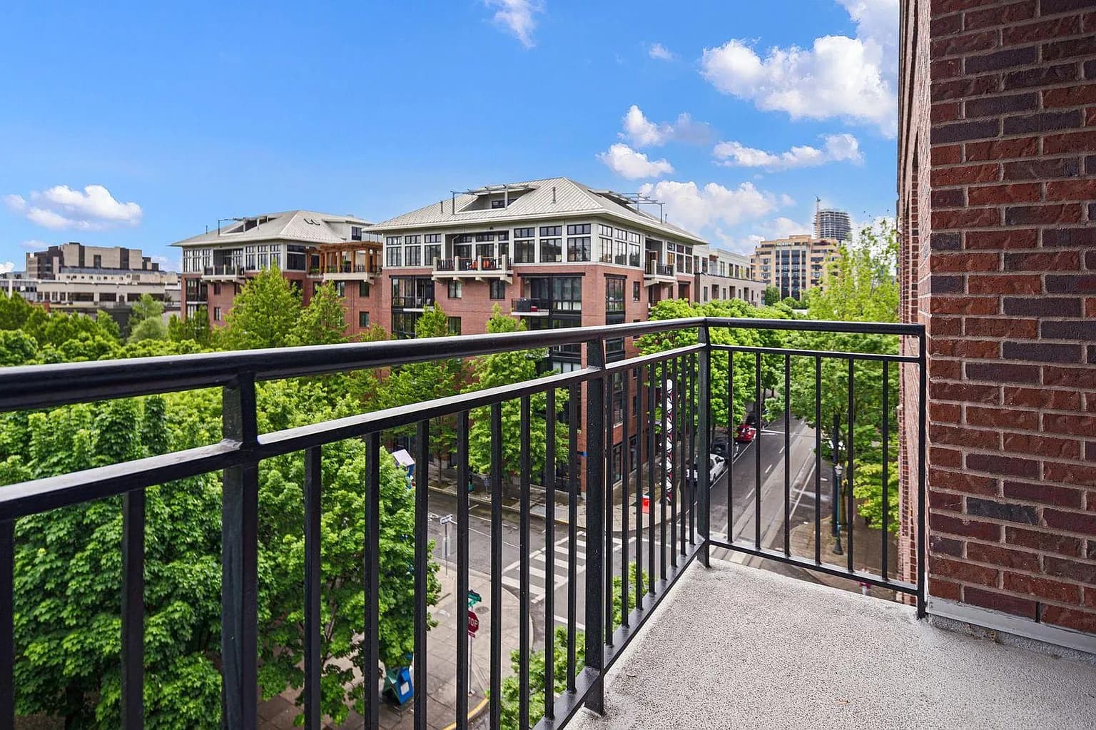 821 NW 11th Ave APT 505 - Thumbnail 4