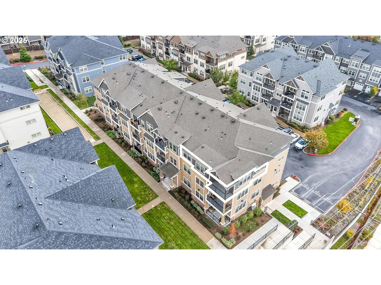 17181 Snowdale St Unit 302 - Thumbnail 2