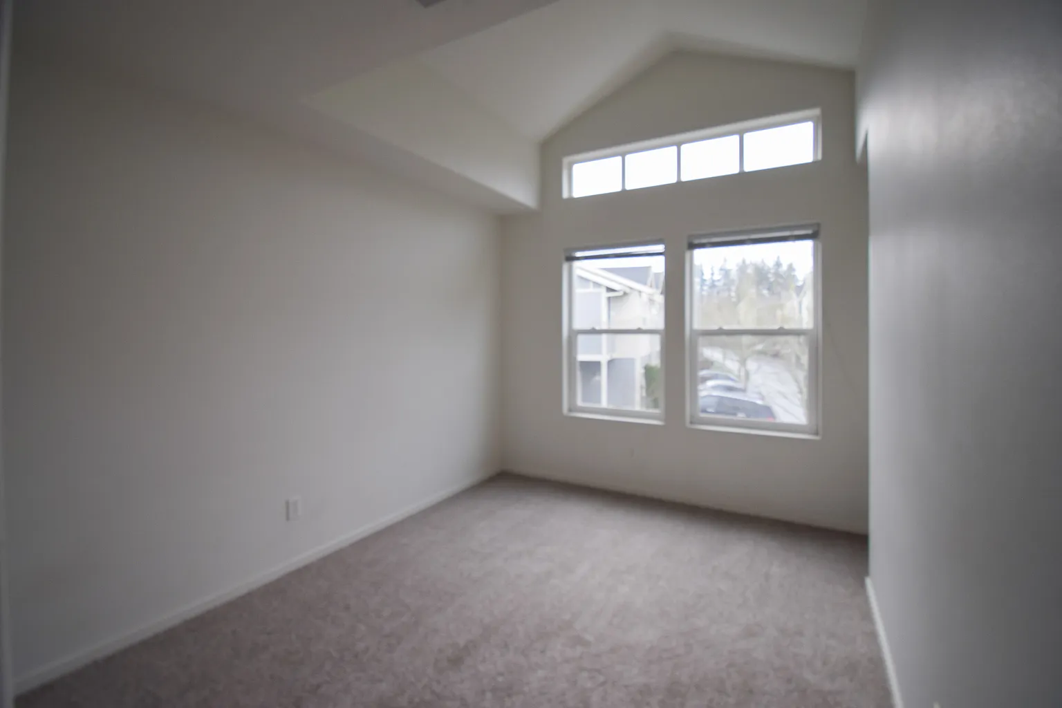 2304 NE Redelfs Way - Thumbnail 6