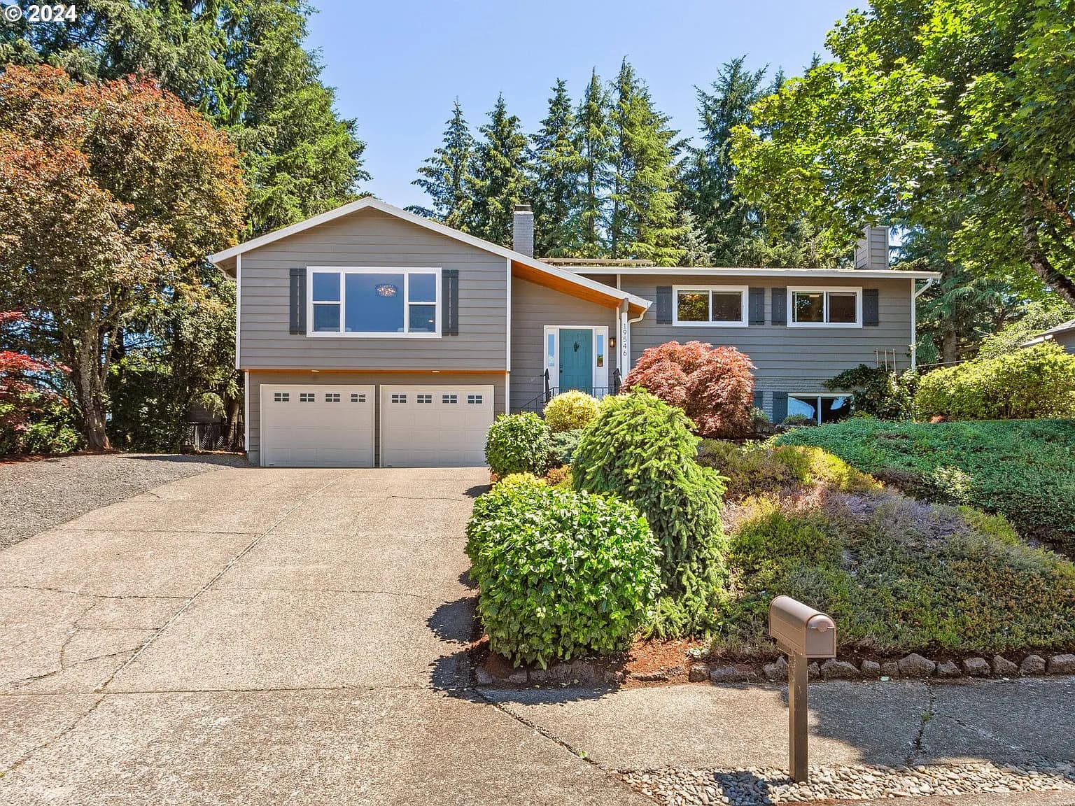 19546 Kapteyns St - Thumbnail 3