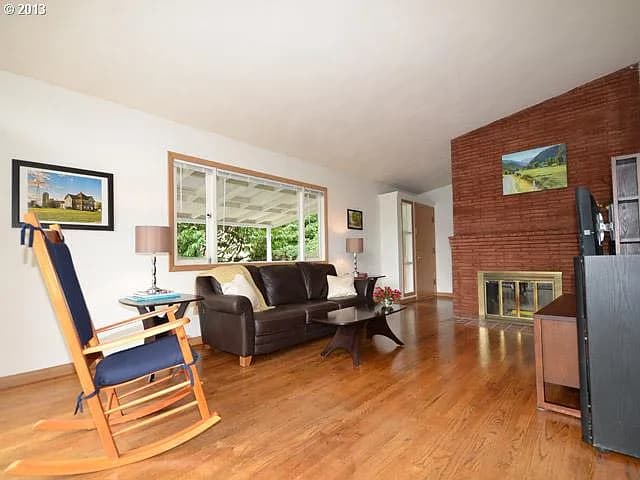 18754 Upper Midhill Dr - Thumbnail 2