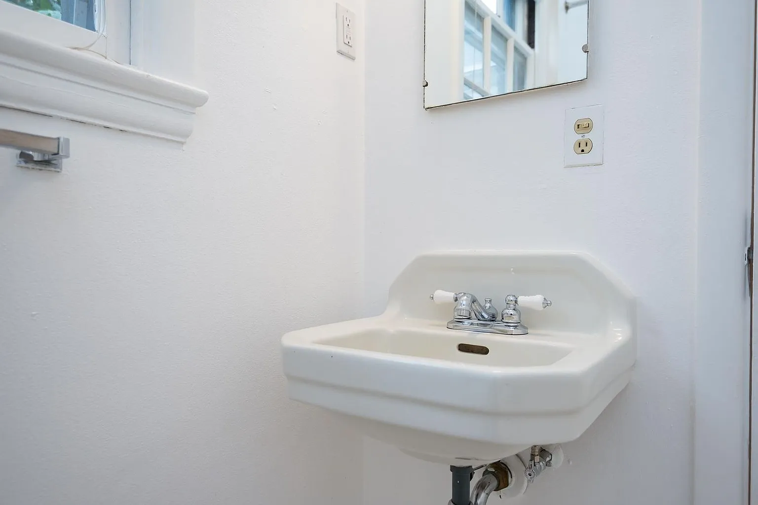 5400 NE Sandycrest Ter APT 2 - Thumbnail 6