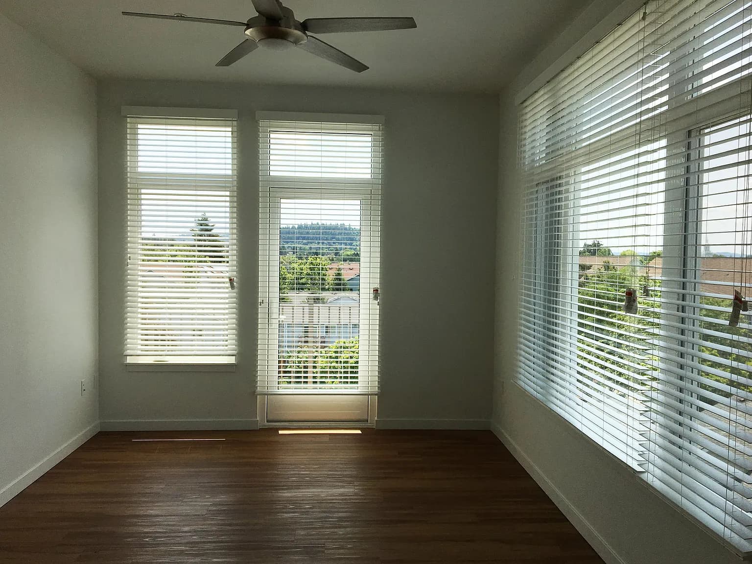 10506 E Burnside St #0B-1BA-600SQFT - Thumbnail 3