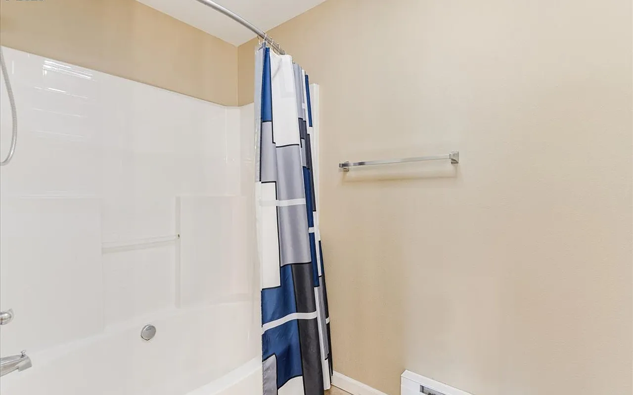 1819 NE 101st Ave Unit 201 - Thumbnail 4