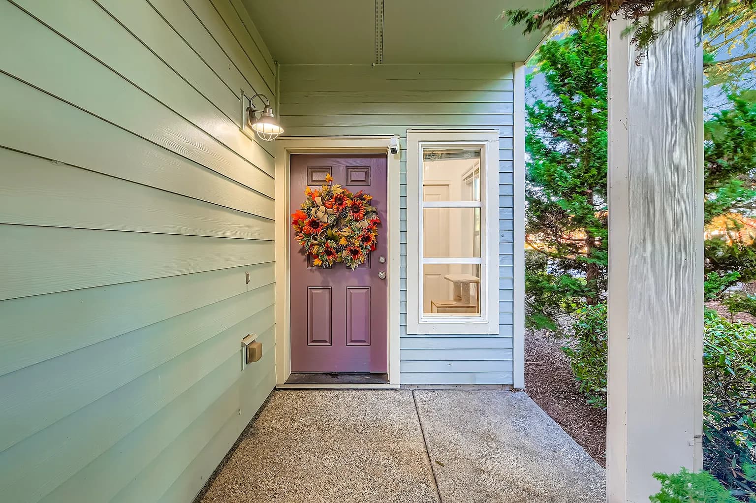 2302 NE Redelfs Way - Thumbnail 5