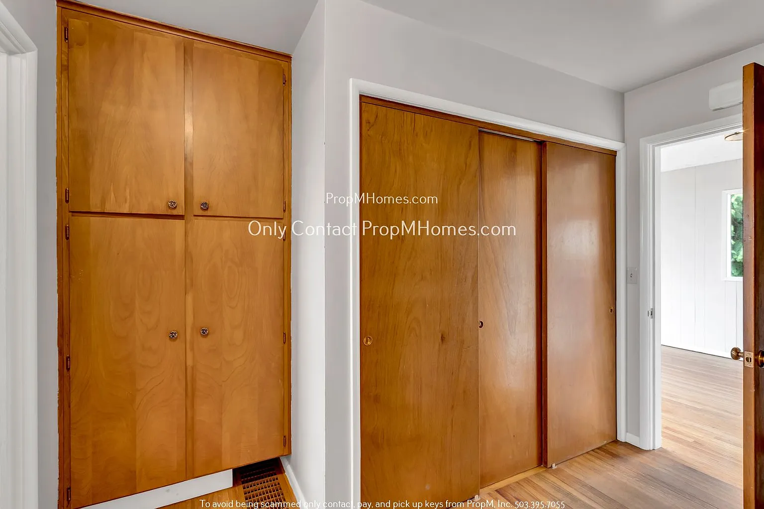 2265 Sylvan Way - Thumbnail 2