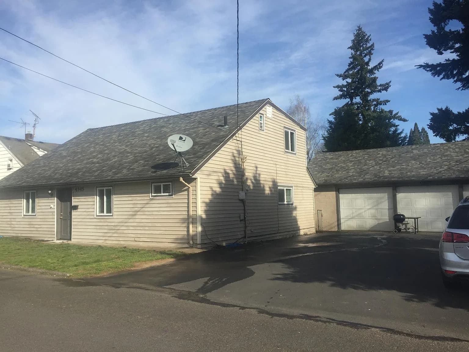 4345 SE Howe St - Thumbnail 2