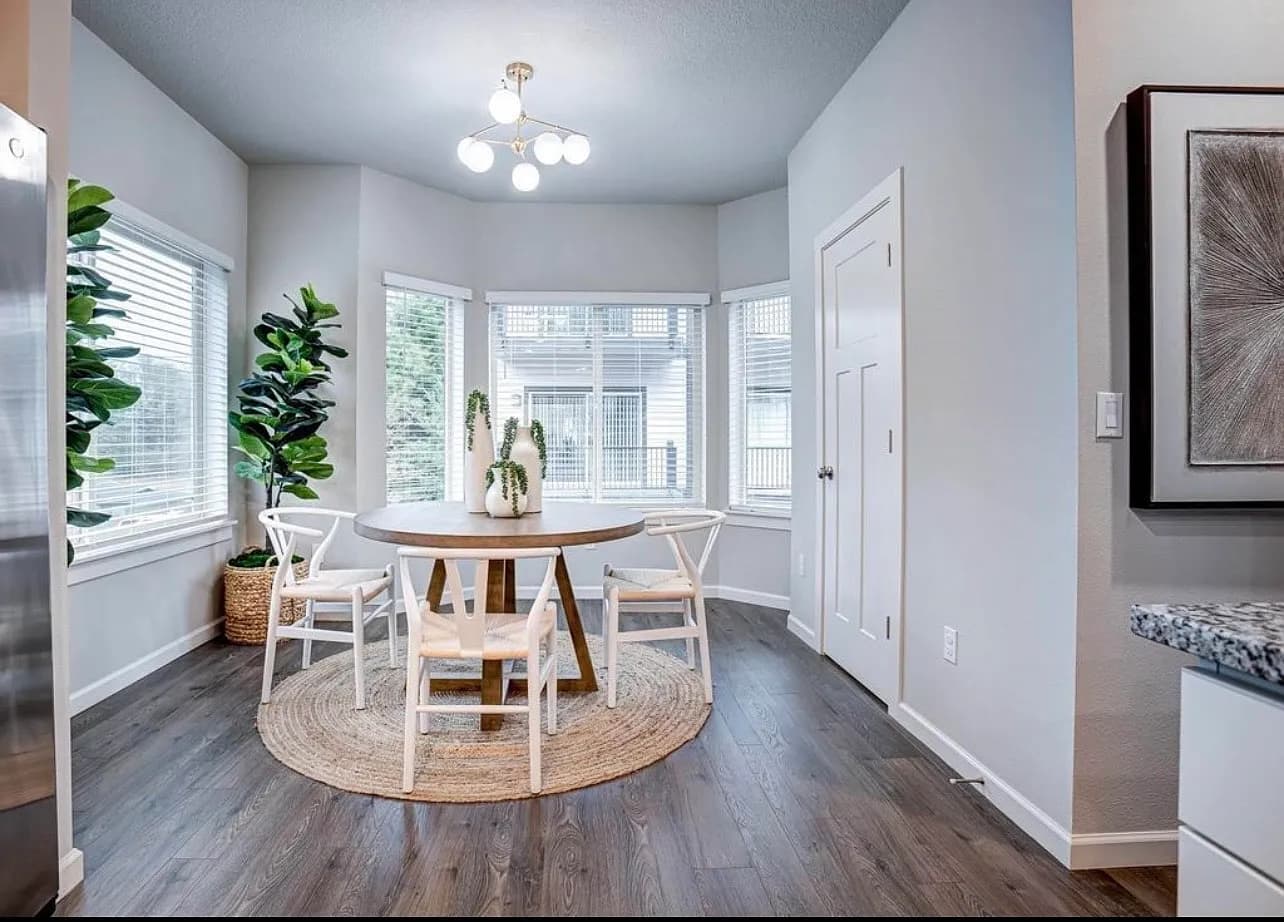 8879 SW Elena Ln - Thumbnail 2