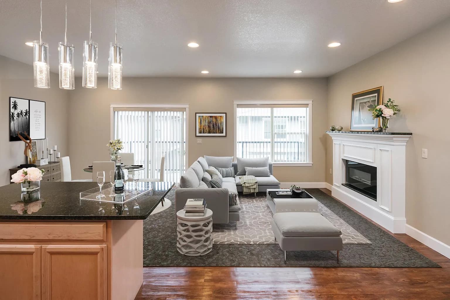 18399 Shady Hollow Way - Thumbnail 2