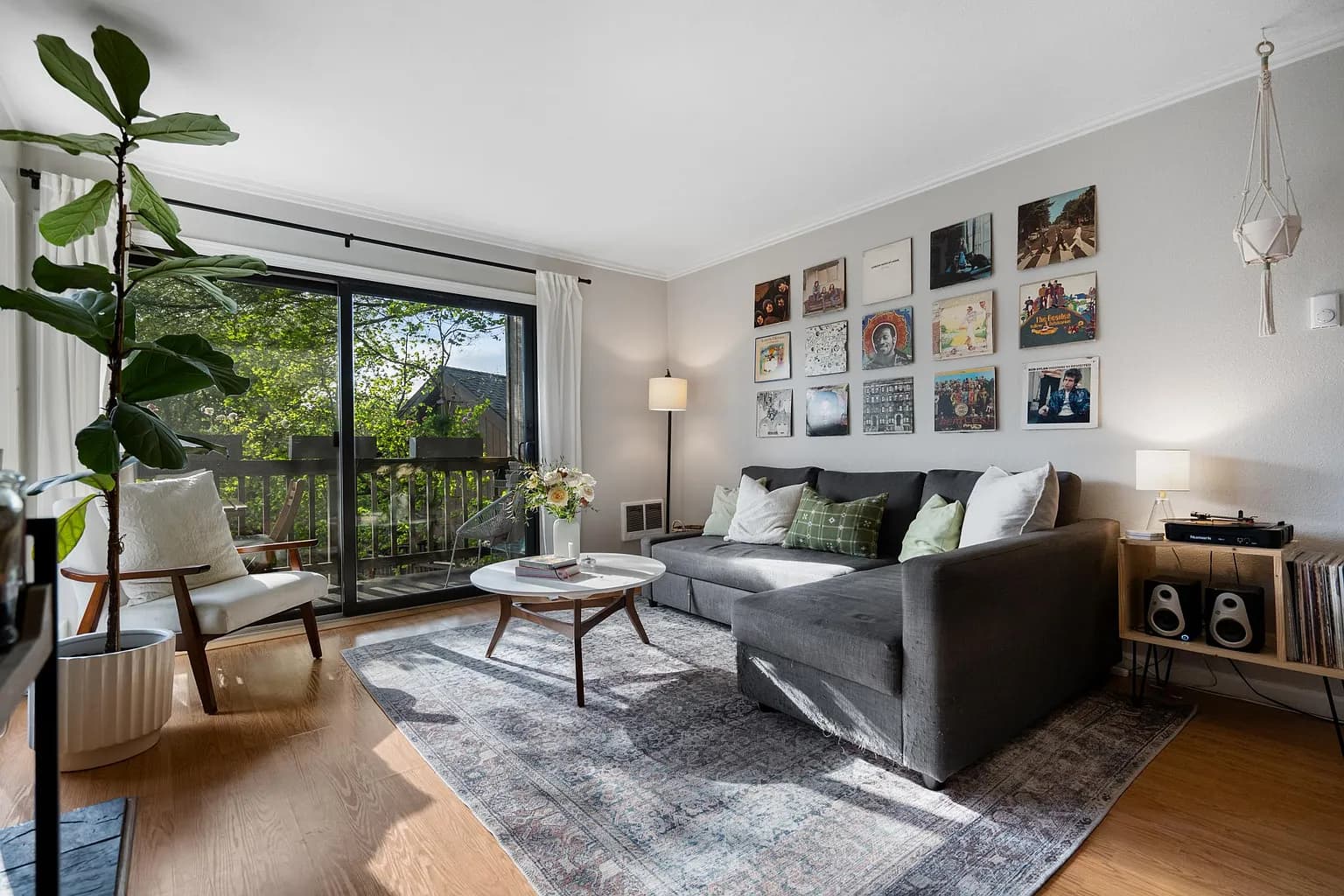 7704 SW Barnes Rd UNIT D - Thumbnail 2