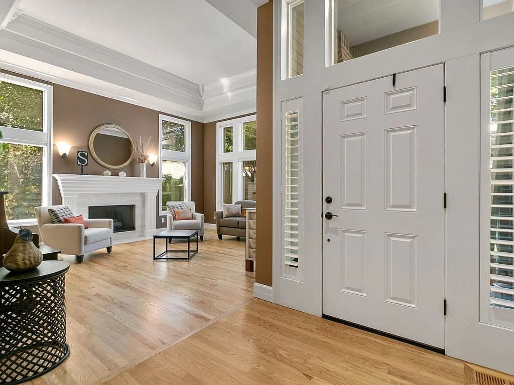 2123 Ridgebrook Dr - Thumbnail 2