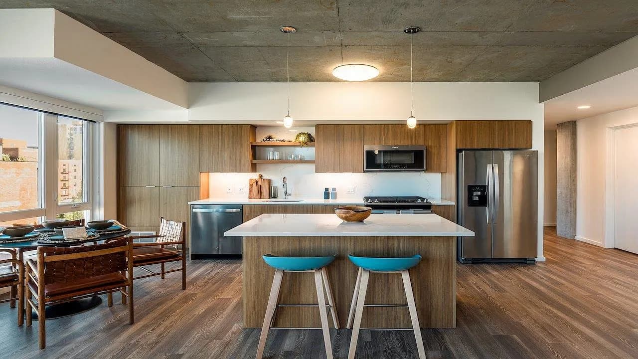 1430 NW Hoyt St #919