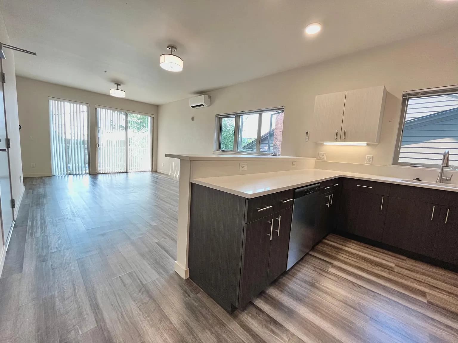 1736 NE 45th Ave #101 - Thumbnail 4