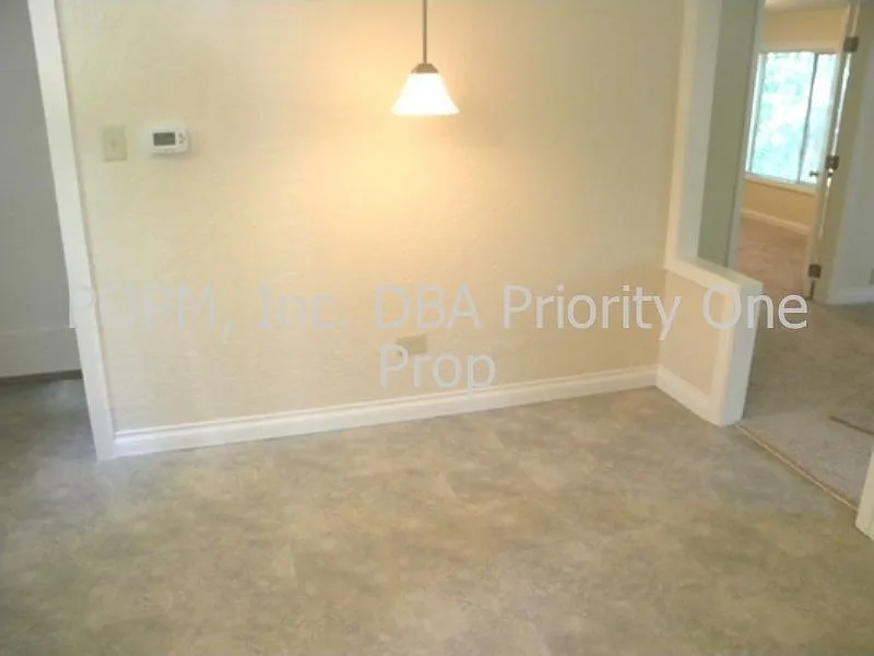 18255 Willamette Dr - Thumbnail 5