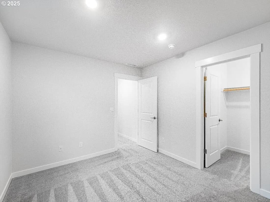 18980 SW Eureka Ln - Thumbnail 6