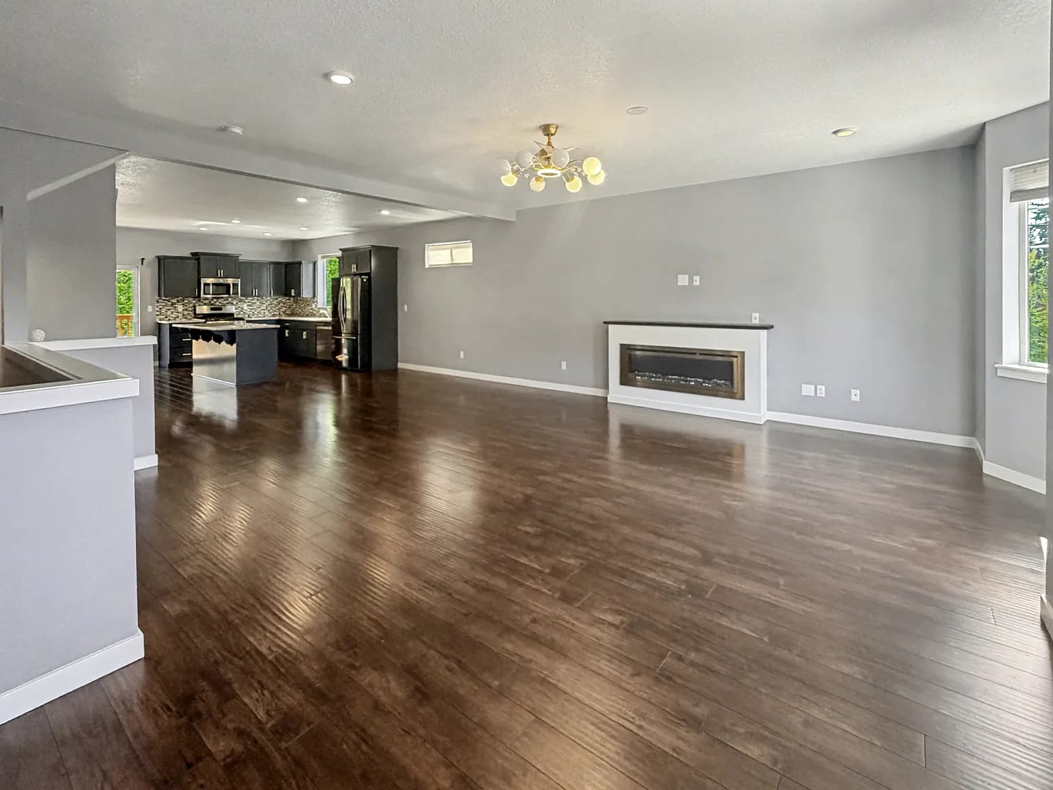 588 SW 197th Pl - Thumbnail 2