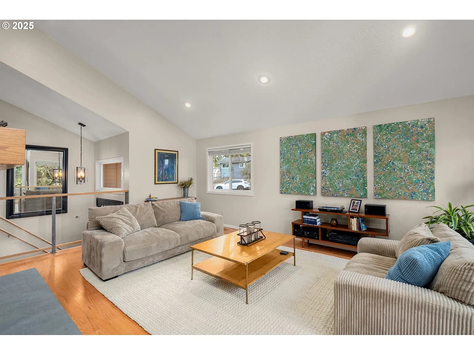 2380 Valley View Dr - Thumbnail 5