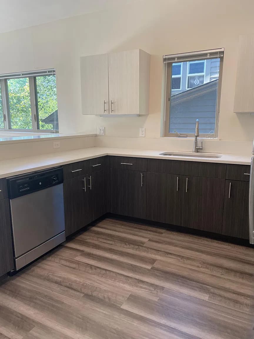 1736 NE 45th Ave #101 - Thumbnail 3