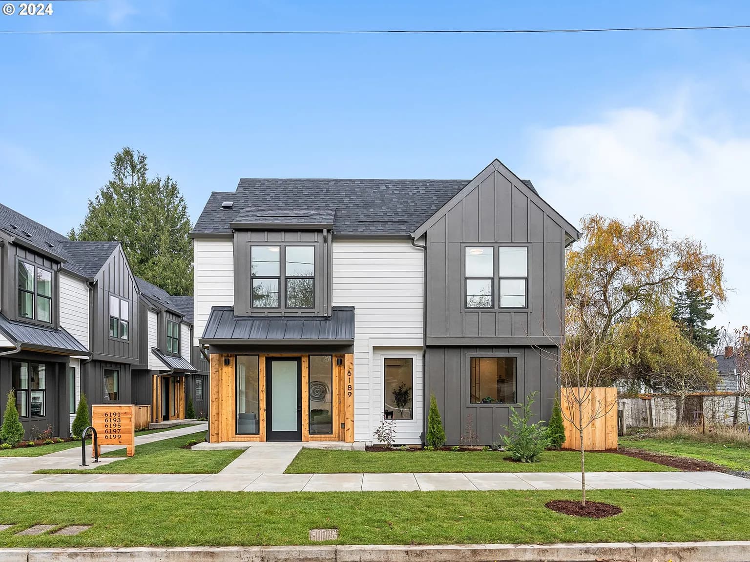 6189 N Amherst St - Thumbnail 2