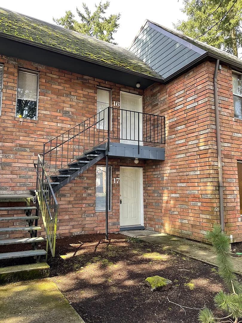 10503-10509 E Burnside St #17 - Thumbnail 3