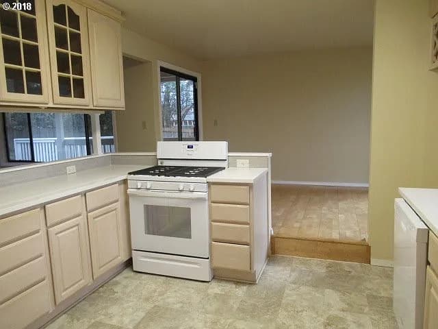 17665 SW Janell Ct - Thumbnail 6