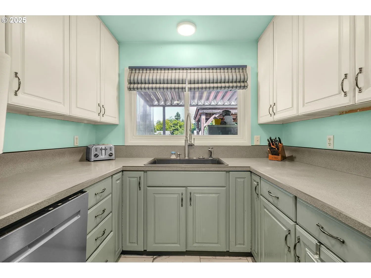 9642 SE 43rd Ave - Thumbnail 4