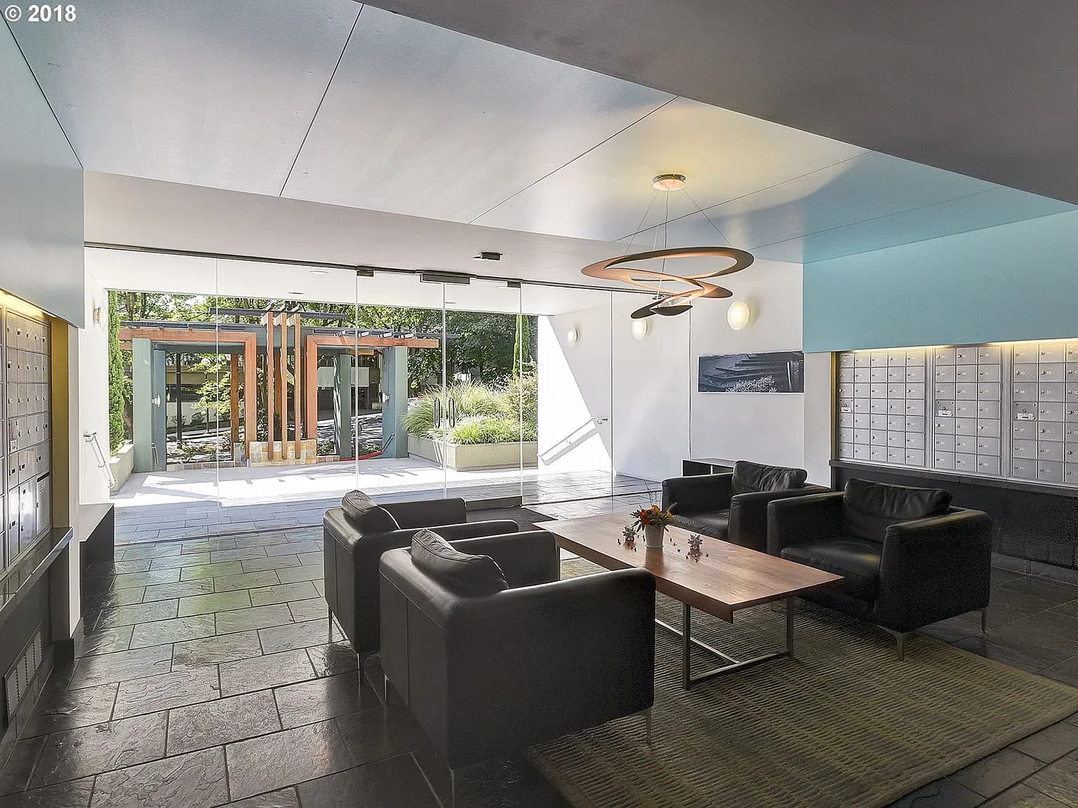 111 SW Harrison St APT 2D - Thumbnail 2