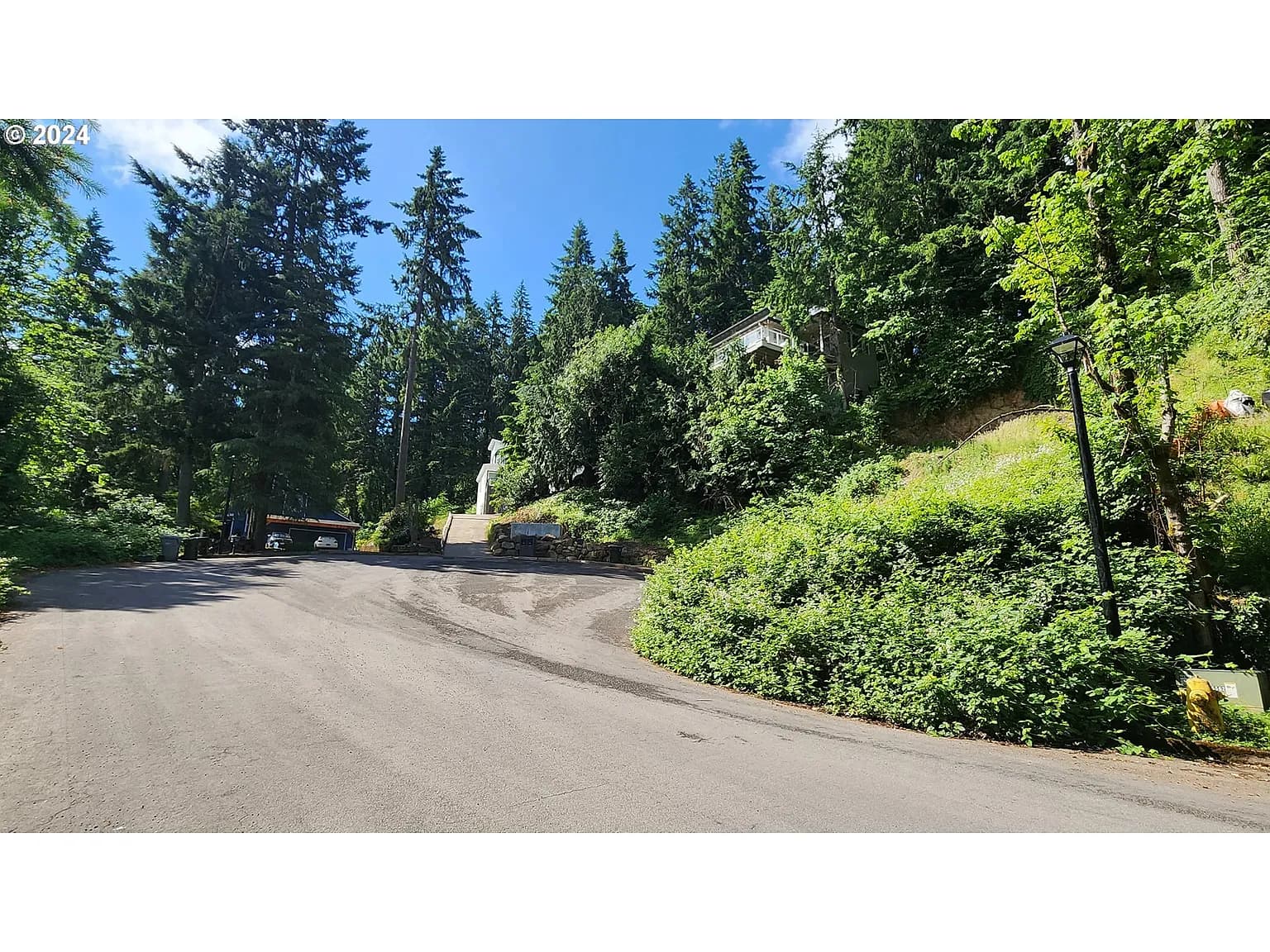 18366 Hillside Ct - Thumbnail 3