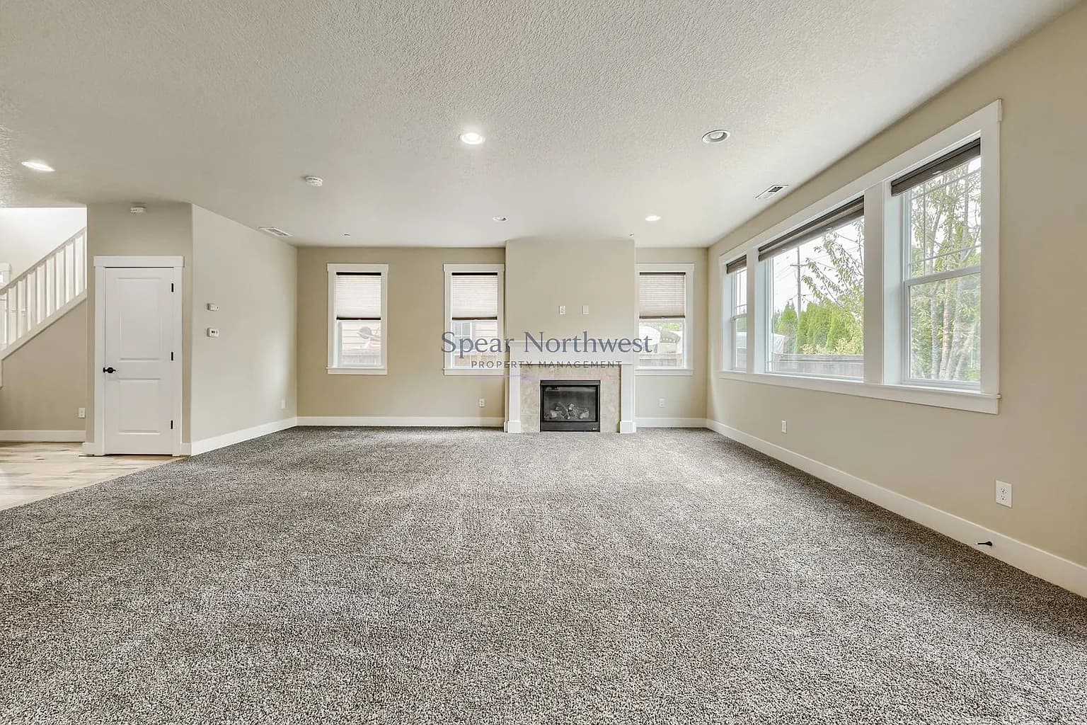 552 NE 77th Ave - Thumbnail 6