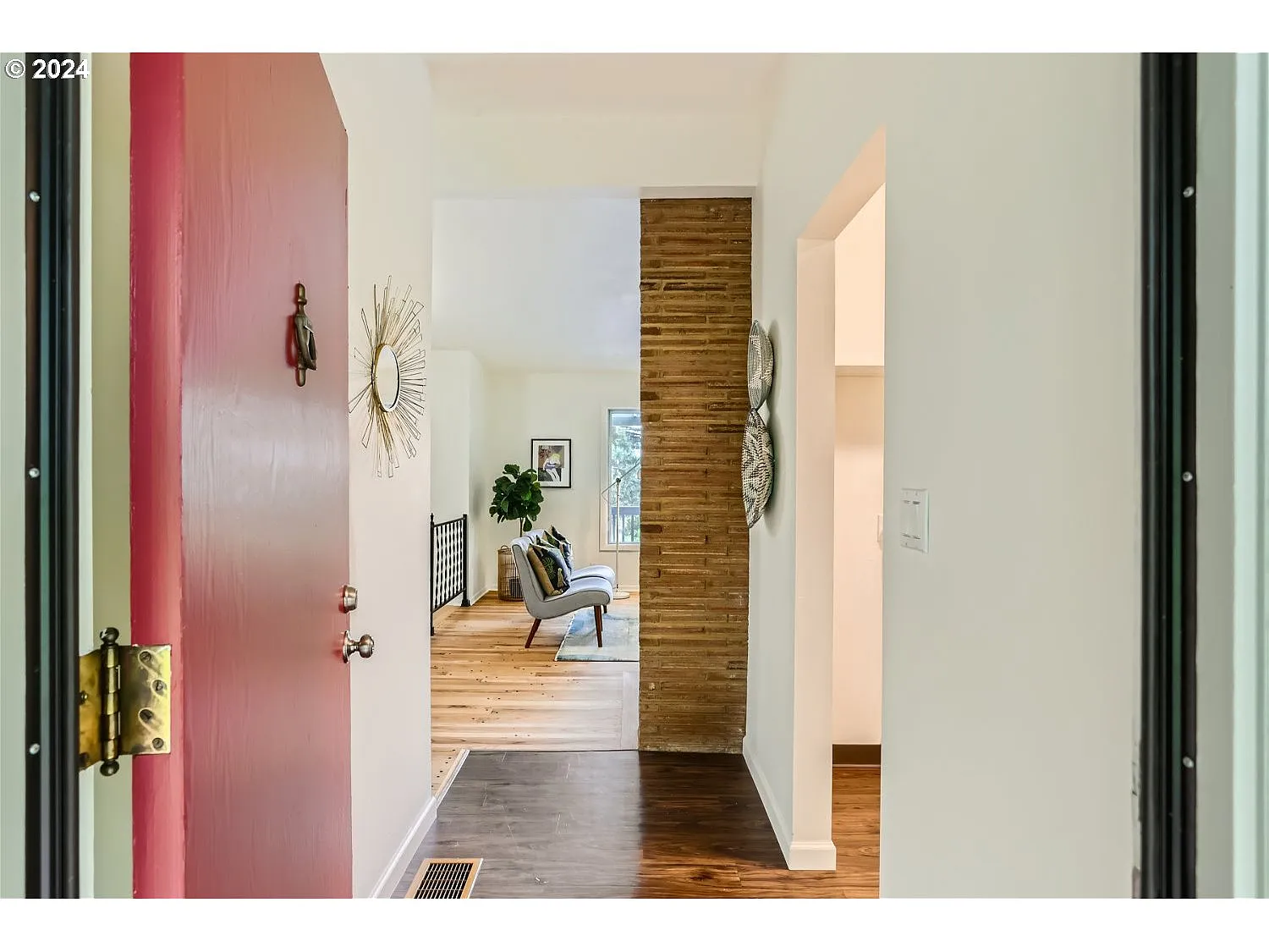 18717 Upper Midhill Dr - Thumbnail 3