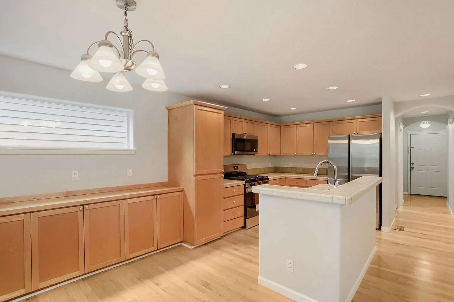 547 NE 61st Pl - Thumbnail 5