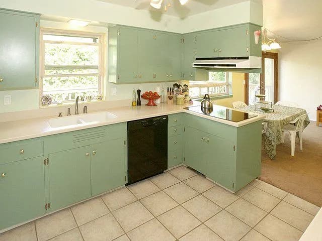 12125 SW Summer St - Thumbnail 6