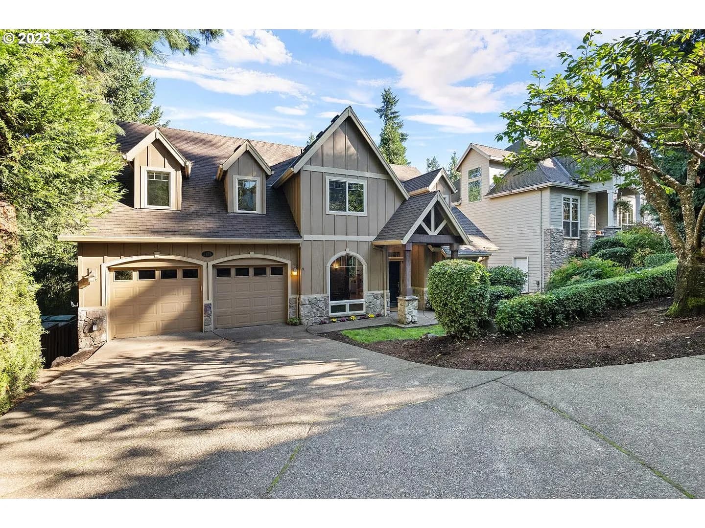 2179 Ridgebrook Dr - Thumbnail 3