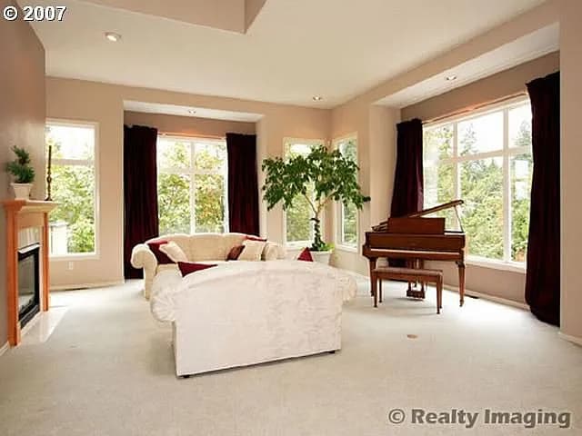 2423 Woodhaven Ct - Thumbnail 3