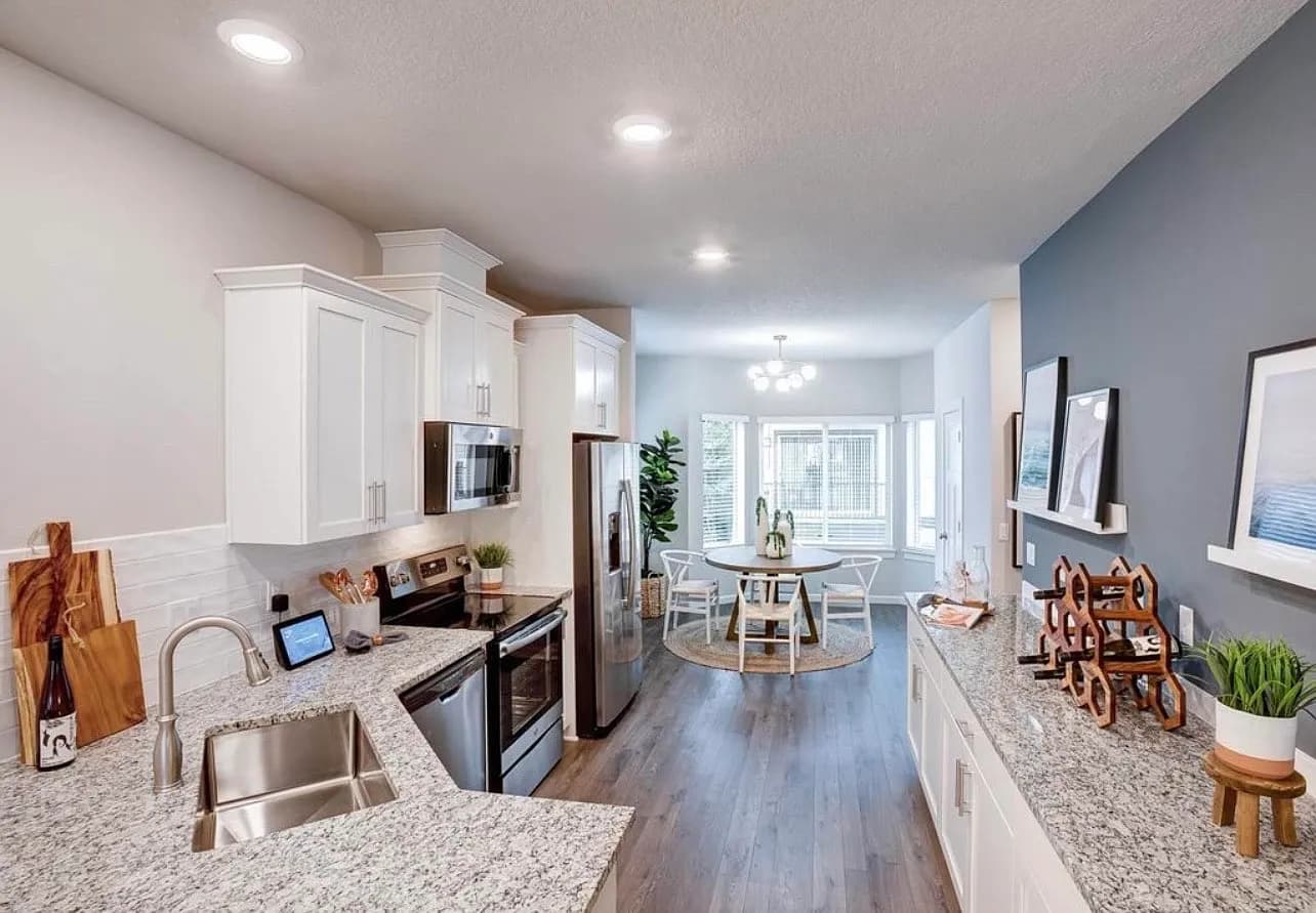 8879 SW Elena Ln - Thumbnail 4