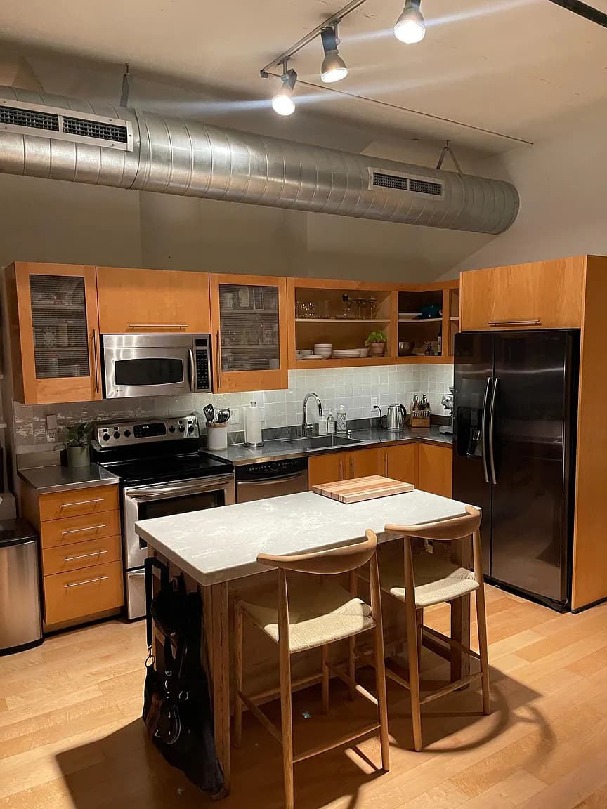 1400 NW Irving St - Thumbnail 4