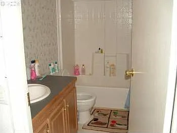 4421 SE Melody Ln - Thumbnail 4