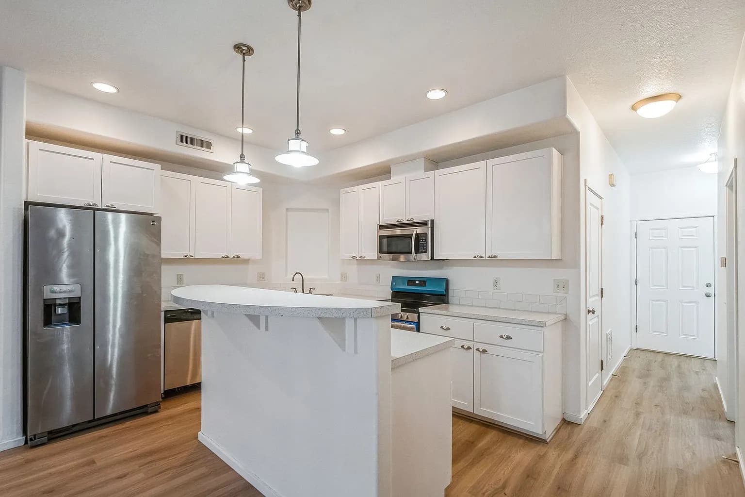 2306 NE Redelfs Way - Thumbnail 5