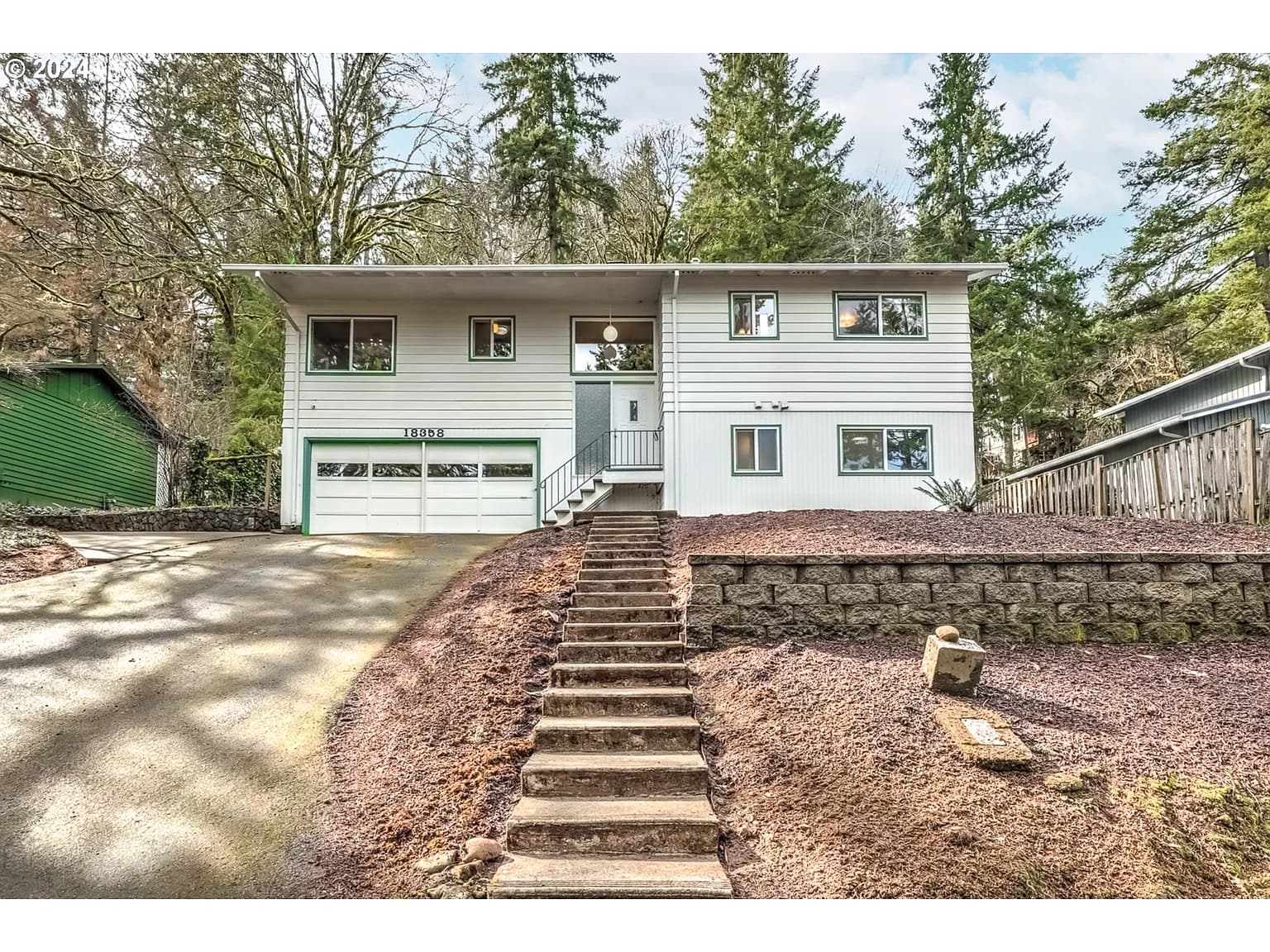 18358 Upper Midhill Dr