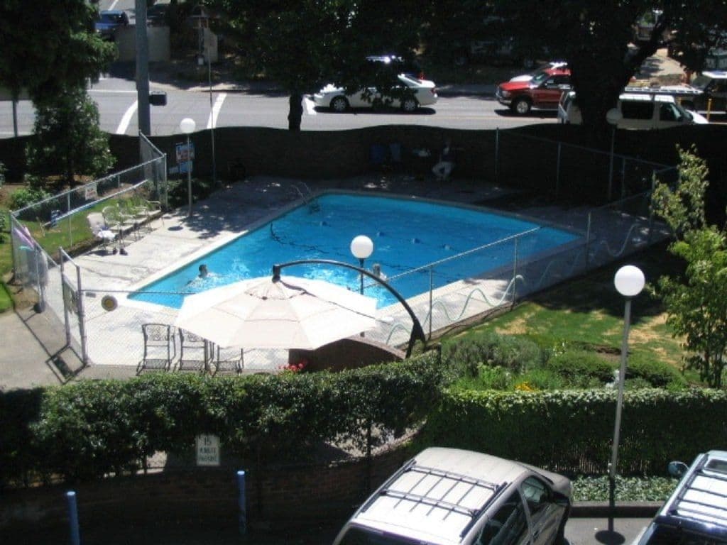 Hollywood Towne House Apartments