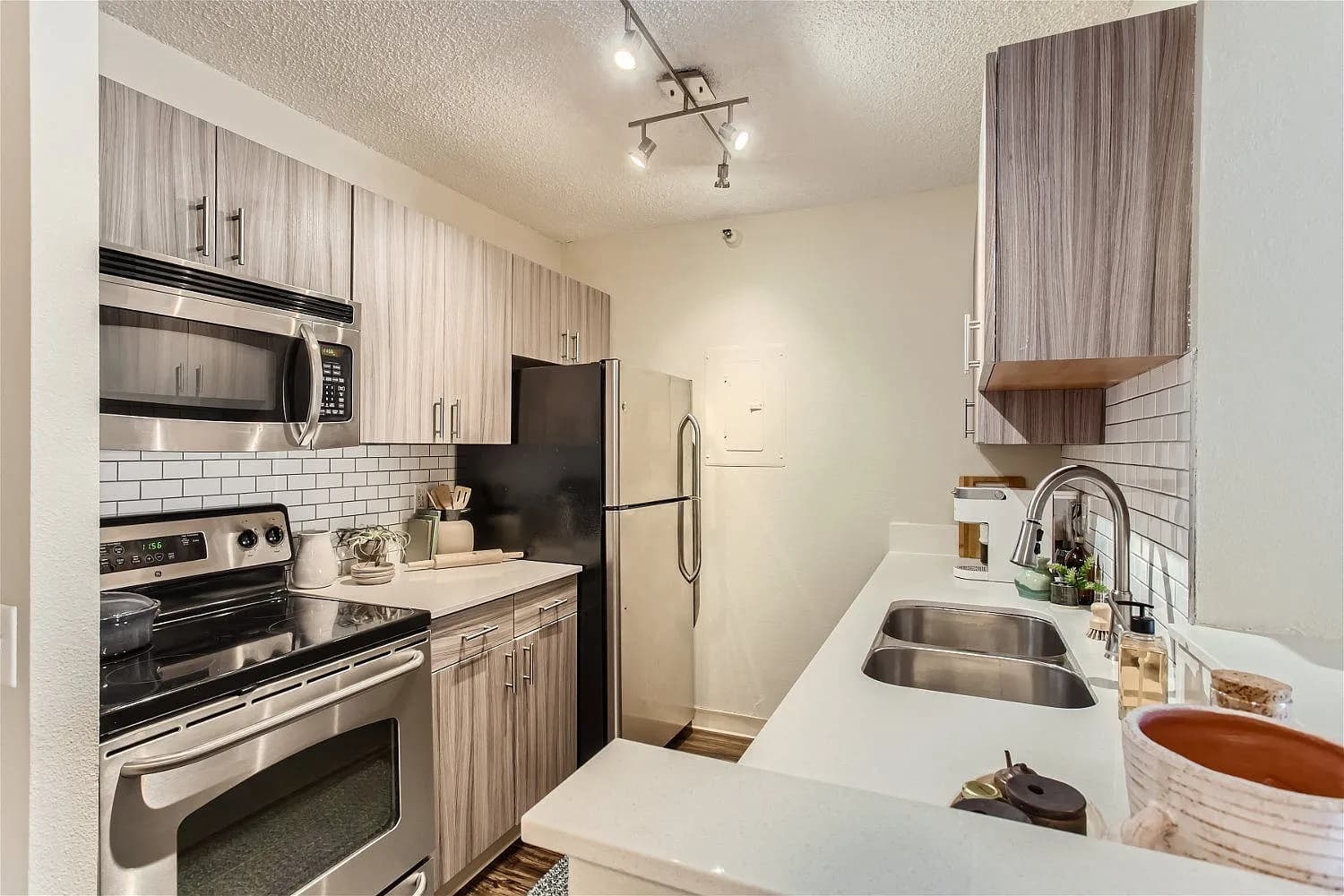 1525 SW Park Ave #816 - Thumbnail 2