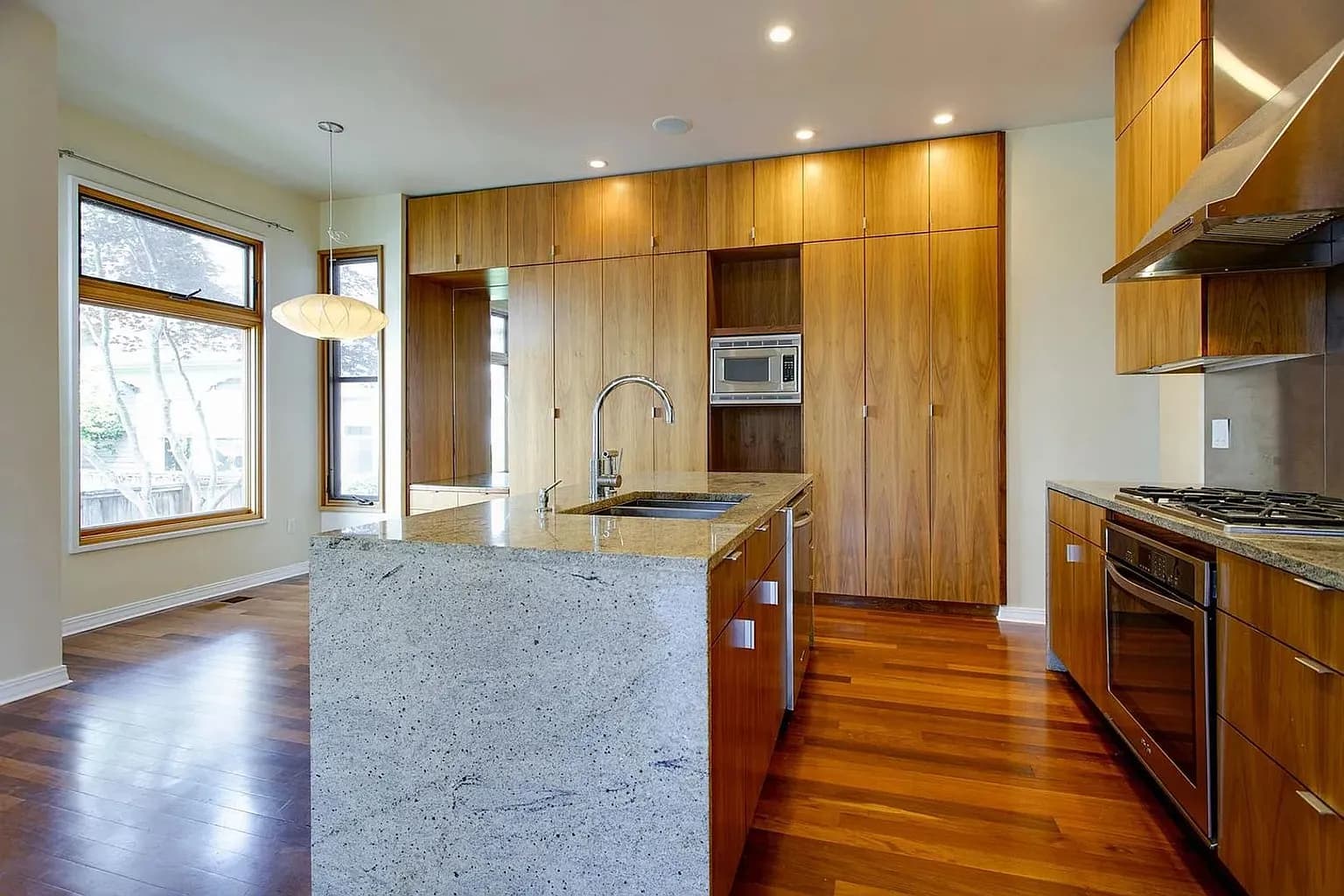 1511 NE Tillamook St APT 2 - Thumbnail 3