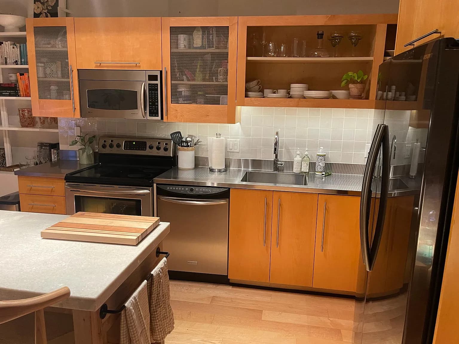 1400 NW Irving St - Thumbnail 2