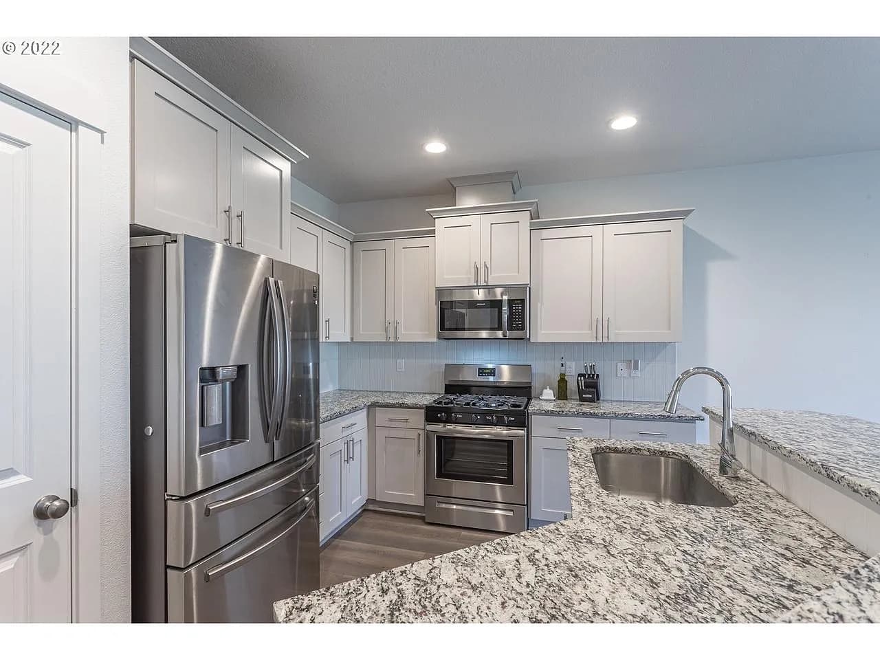 811 S 24th Ave - Thumbnail 3