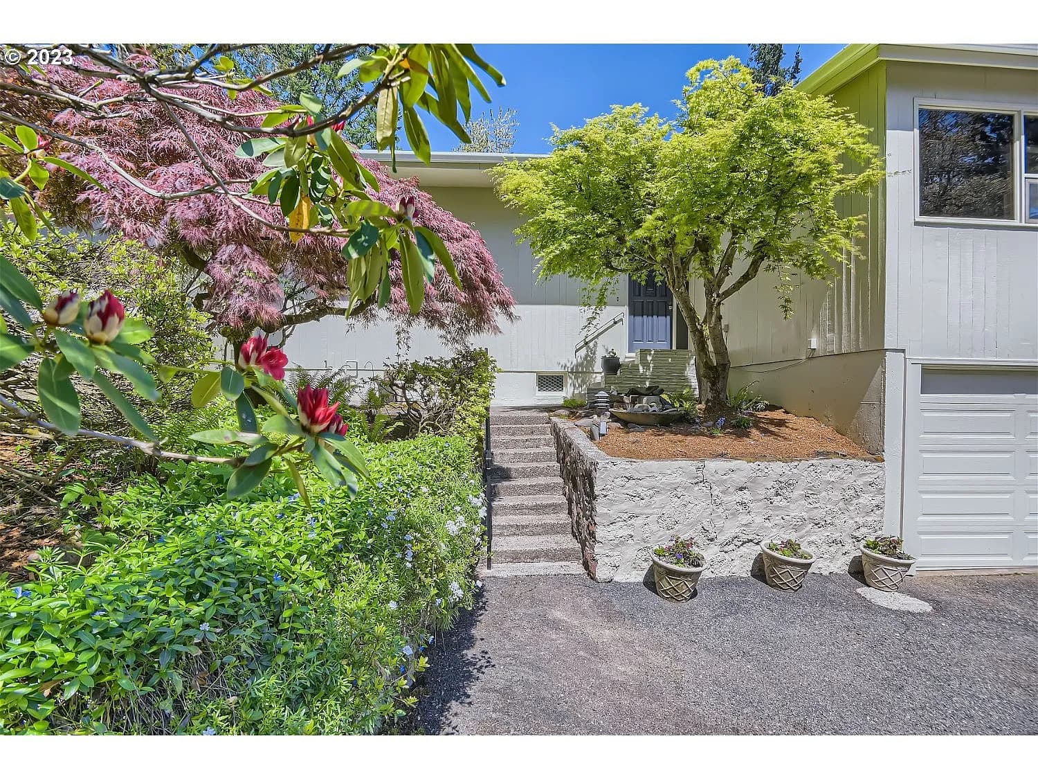 2529 Hillcrest Ct - Thumbnail 3